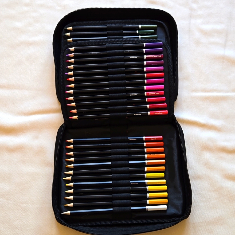 71 pieces deluxe crayon set,black case.